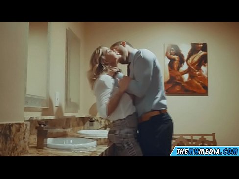 ❤️ Όταν μια πλούσια ξανθιά σε αποπλανεί σε μια δημόσια τουαλέτα ️ Πλάκες, στο el.mrvideospornogratis.ru ☑